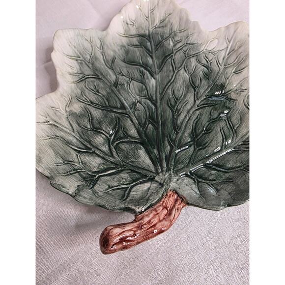 Vtg. Green Maple Leaf Ceramic Hanging Plate/Trinket & Key Tray/Collectible Plate - Picture 2 of 6